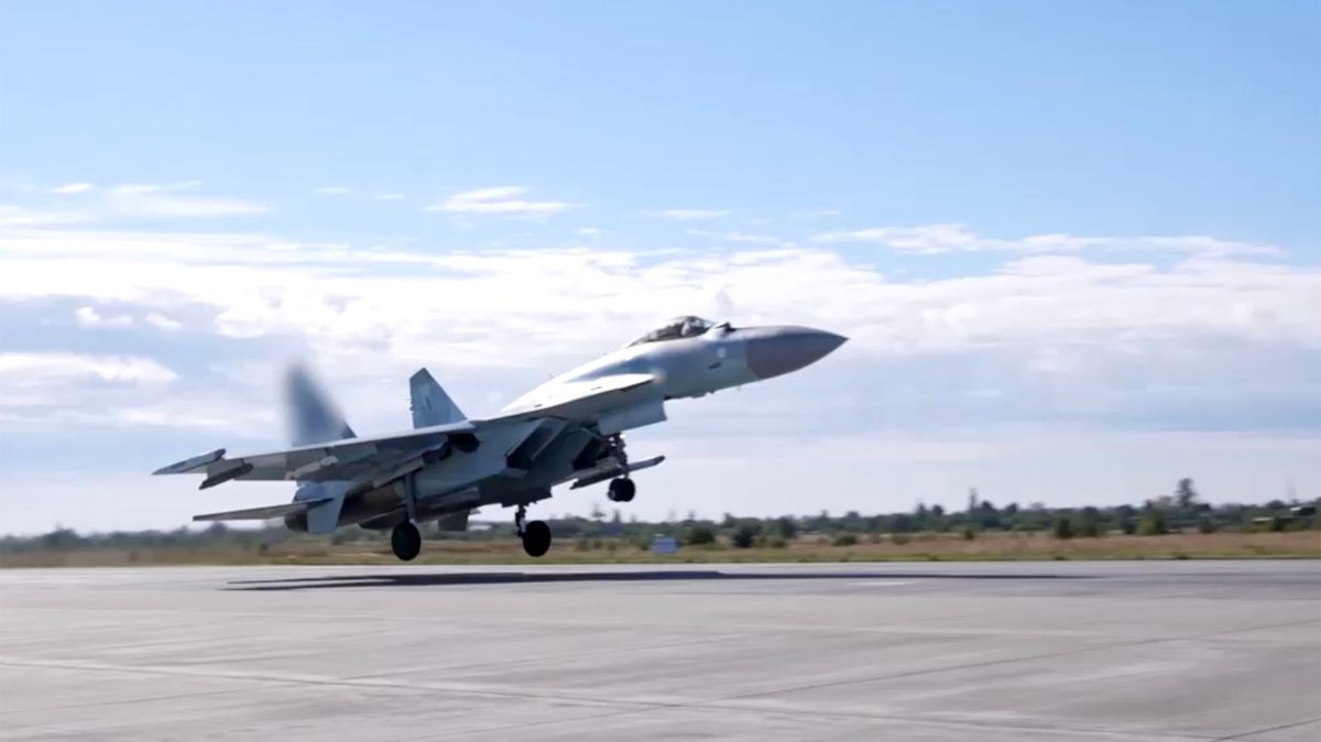 Rusové si sestřelili vlastní nejmodernější stíhačku Su-35
